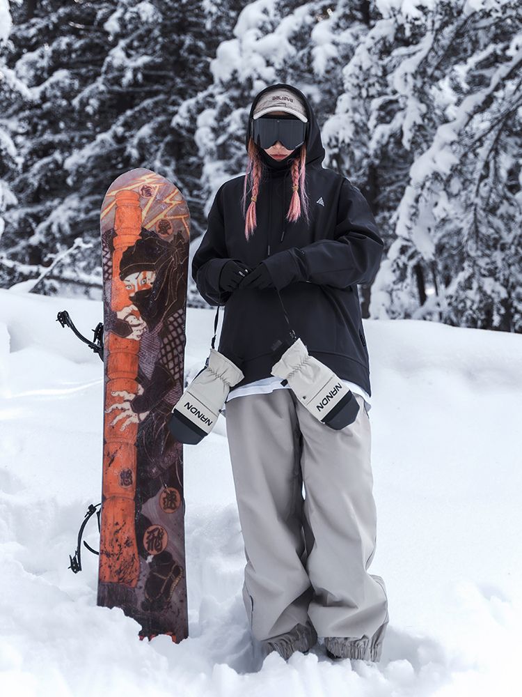 Chic Zip-Pocket 10K Hoodie – Women's | NANDN