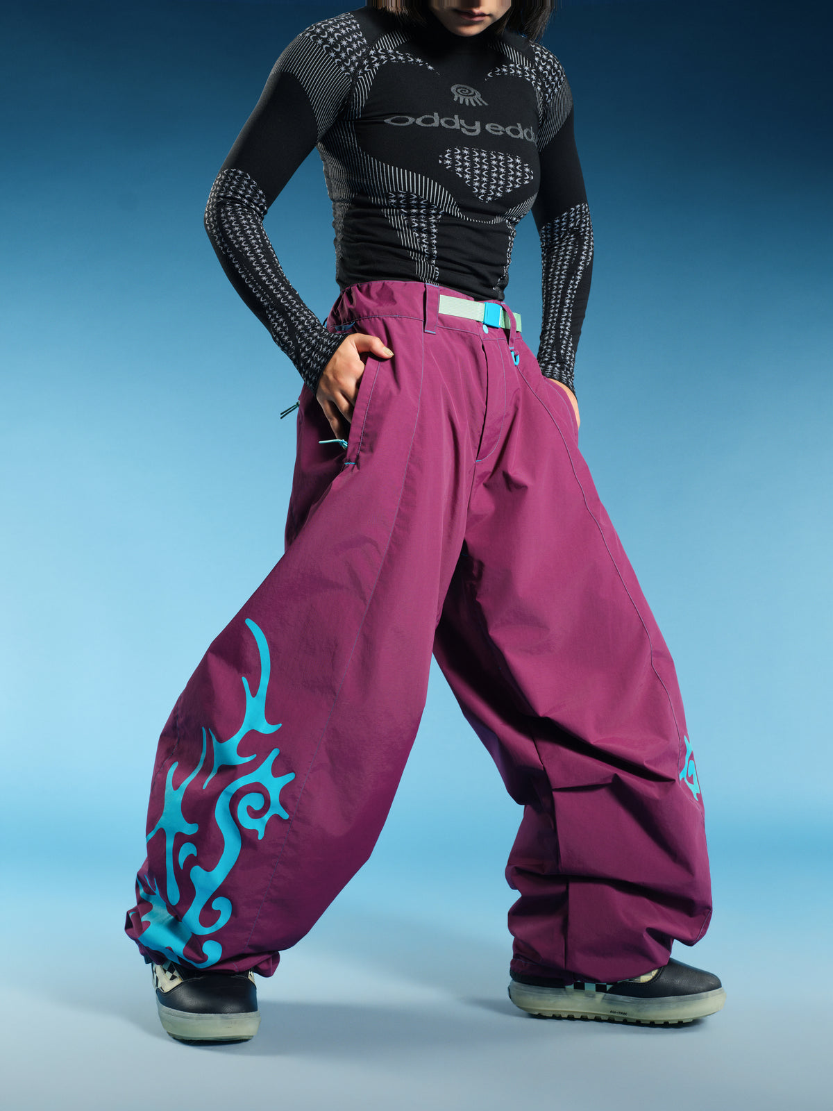 20K Thorn Graphic Baggy Snow Pants – Unisex | OddyEddy