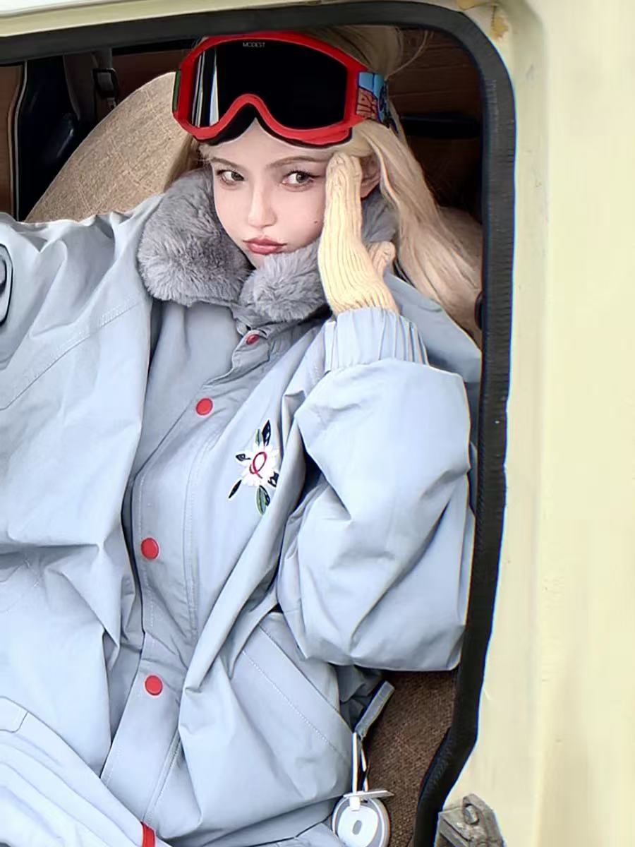 Alpine Luxe Insulated Ski Jacket - Women's | QLeo