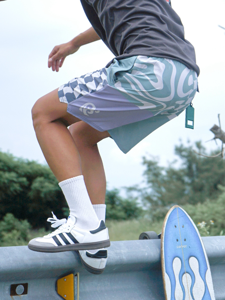Water-Resistant Colorblock Board Shorts – Men’s | ChillHang