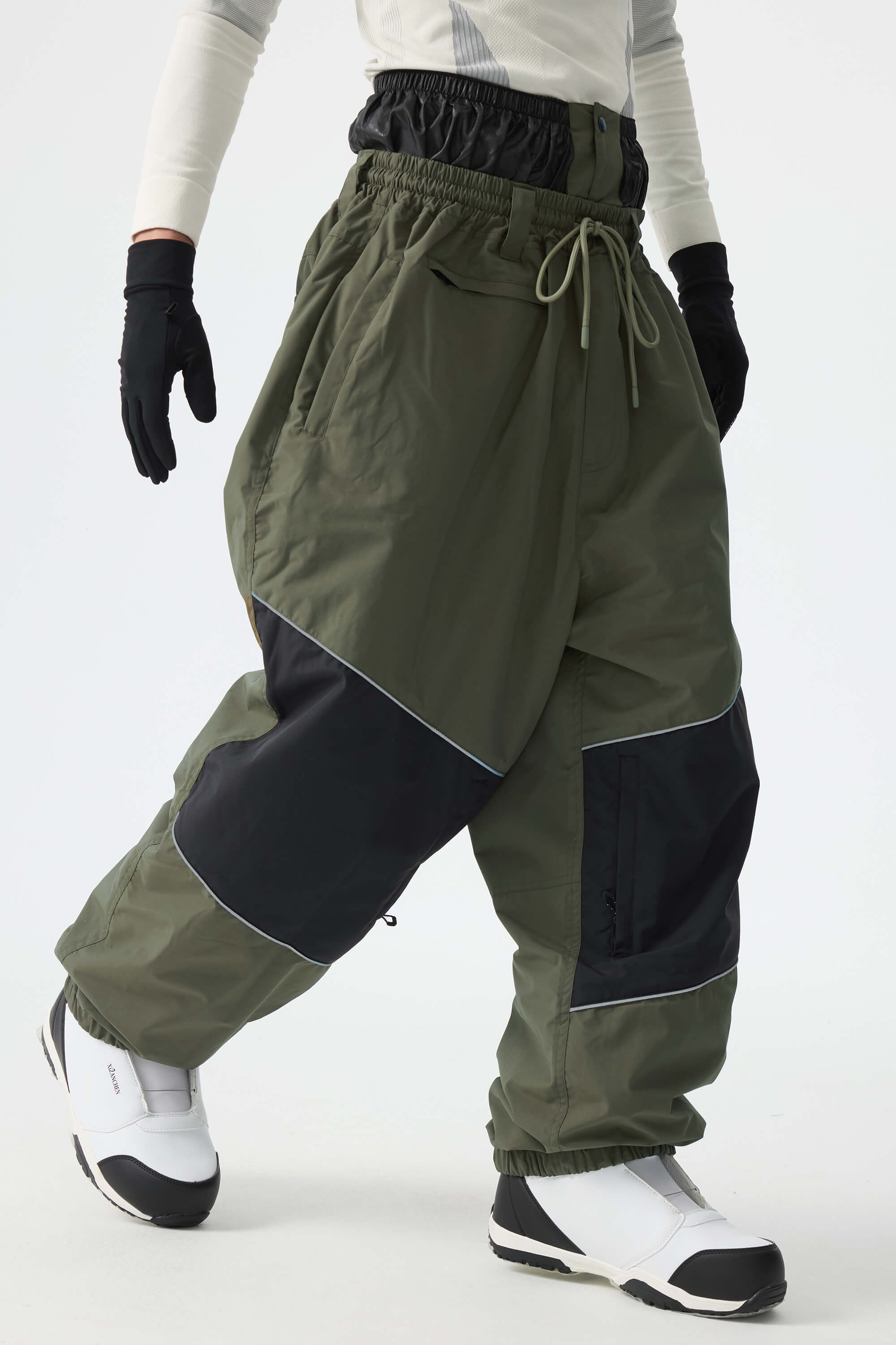 Color-Block Reflective Baggy Snow Pants – Unisex | Gsou Snow