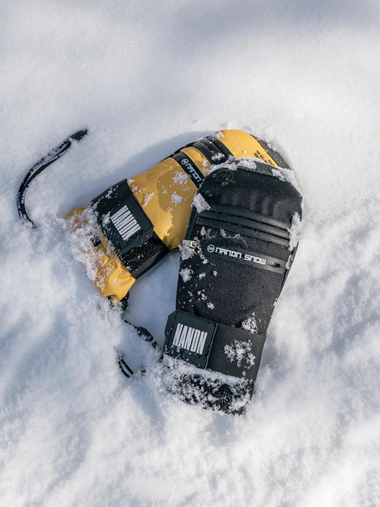 WristGuard Pro Kevlar Snow Mittens – Unisex | NANEND