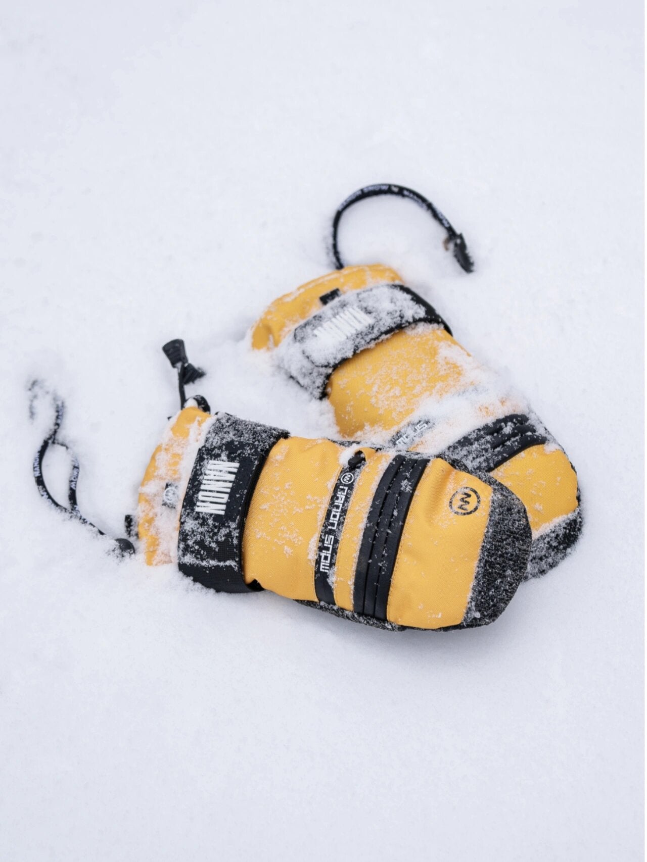 WristGuard Pro Kevlar Snow Mittens – Unisex | NANEND