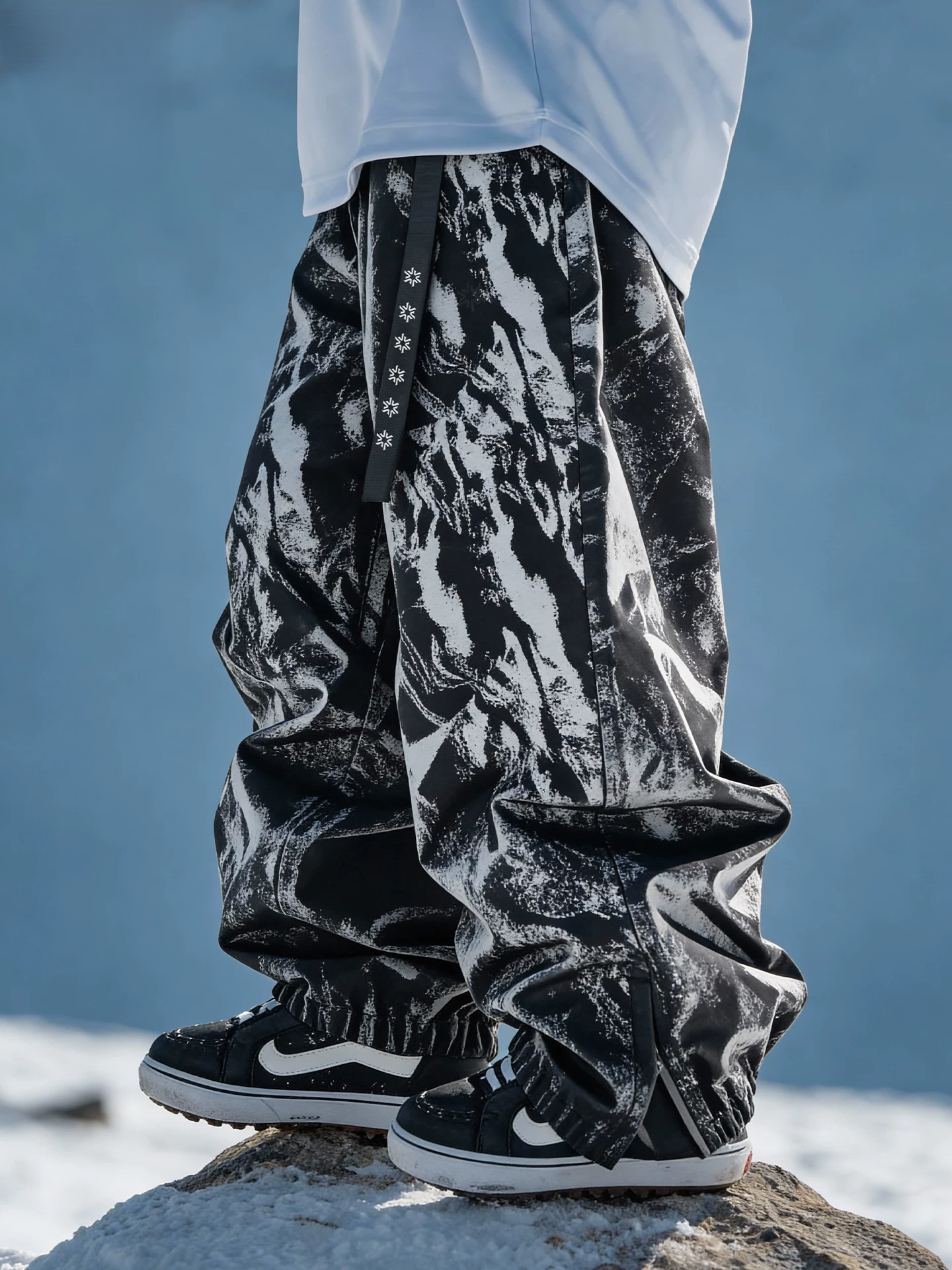 CityGlide All-Weather Baggy Cargo Snowboard Pants – Unisex | John Snow