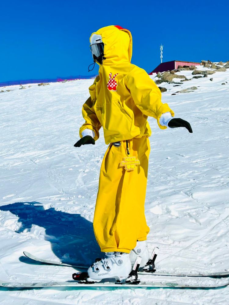 Iconic Rabbit Waterproof Fleece Hoodie – Unisex | Doorek